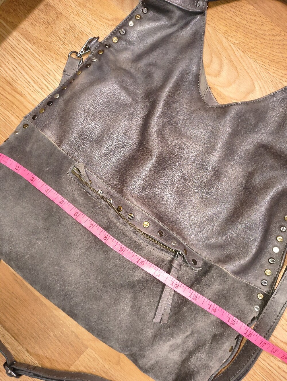 We The Free ♥️ Slouchie Leather Studded Shoulder Bag ♥️ Crossbody Tote Bag - Picture 10 of 13